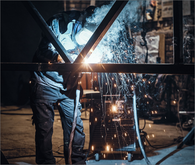 welding-work-with-metal-construction-busy-metal-factory1-1920.png